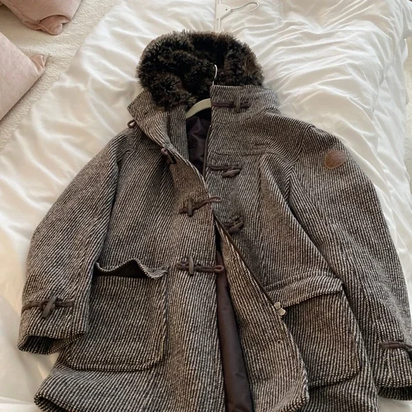 Women’s winter coat with fur hood - Picture 1 of 3